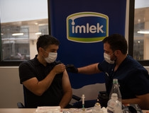 Čadež obišao kompaniju Imlek i pohvalio proces vakcinacije zaposlenih