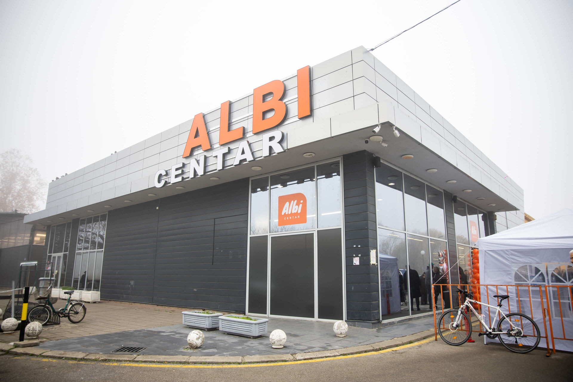 Otvoren još jedan Albi Centar