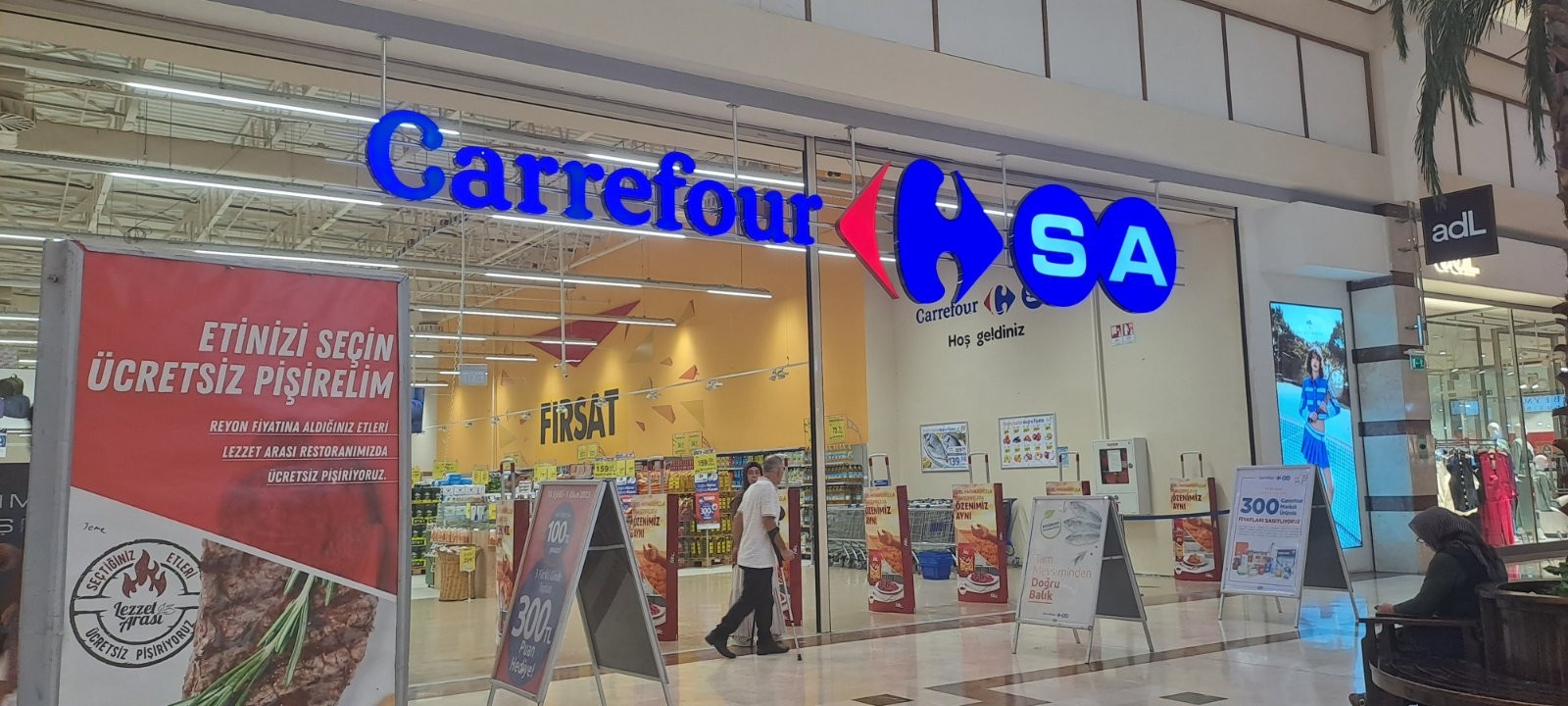 Carrefour prodaje poslovanje u Turskoj