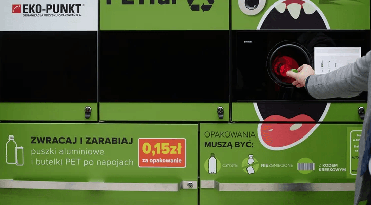 Poljska: Carrefour će plaćati kupcima za plastične flaše i aluminijumske limenke
