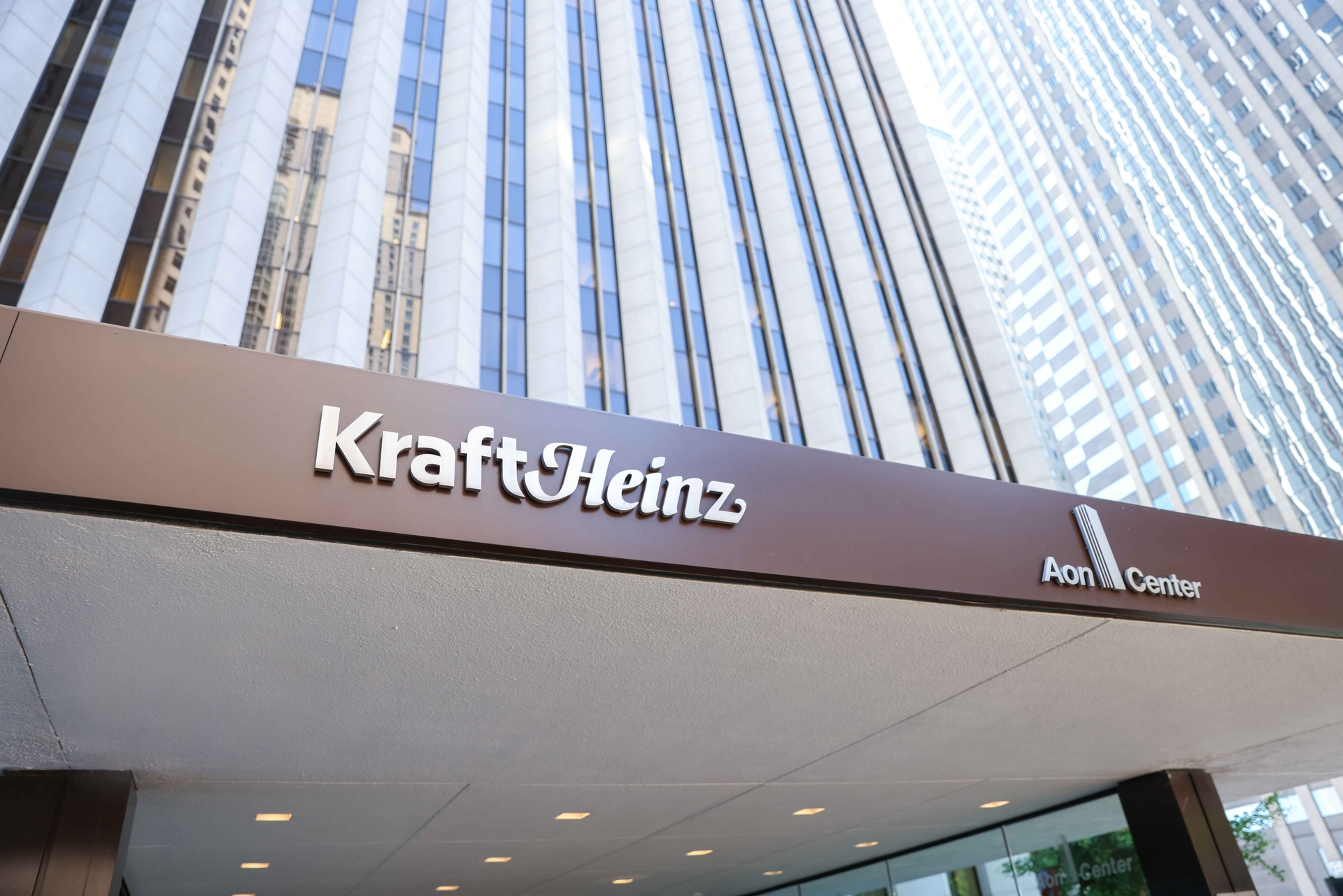SAD: Kraft Heinz uklanja veštačke boje iz proizvoda do kraja 2027.