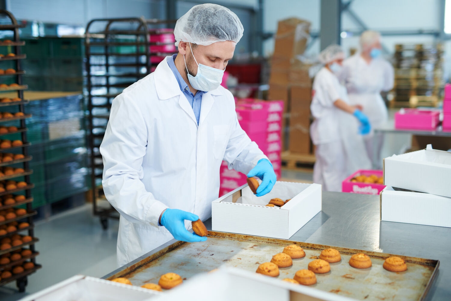 Nova studija otkriva higijenske rizike u praksi korišćenja, pranja i održavanja radne odeće u prehrambenoj industriji