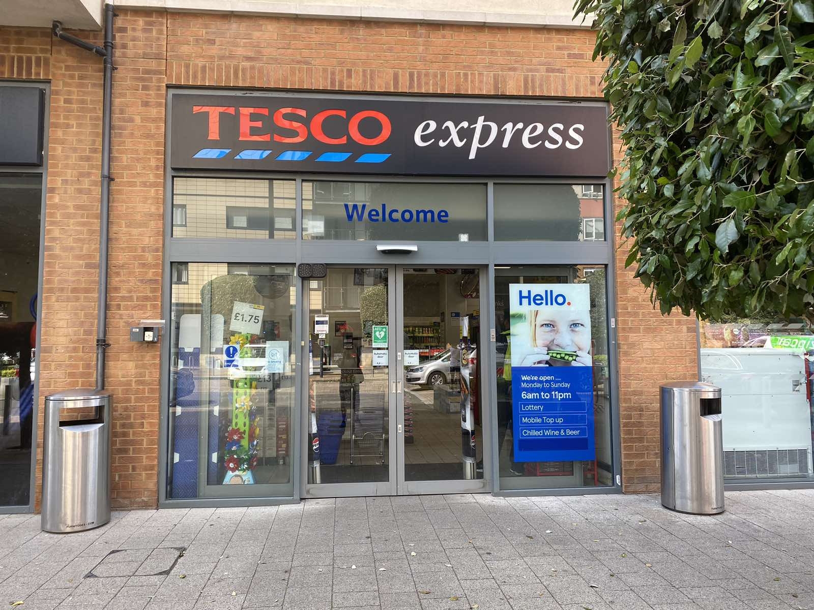 Tesco ukida oko 380 radnih mesta u Ujedinjenom Kraljevstvu