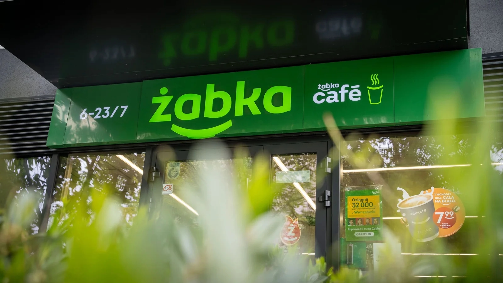 Alimentation Couche-Tard preuzima kontrolni udeo u Żabki