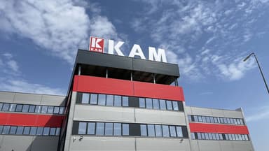 КАМ povećao plate i najavio regres od 845 evra