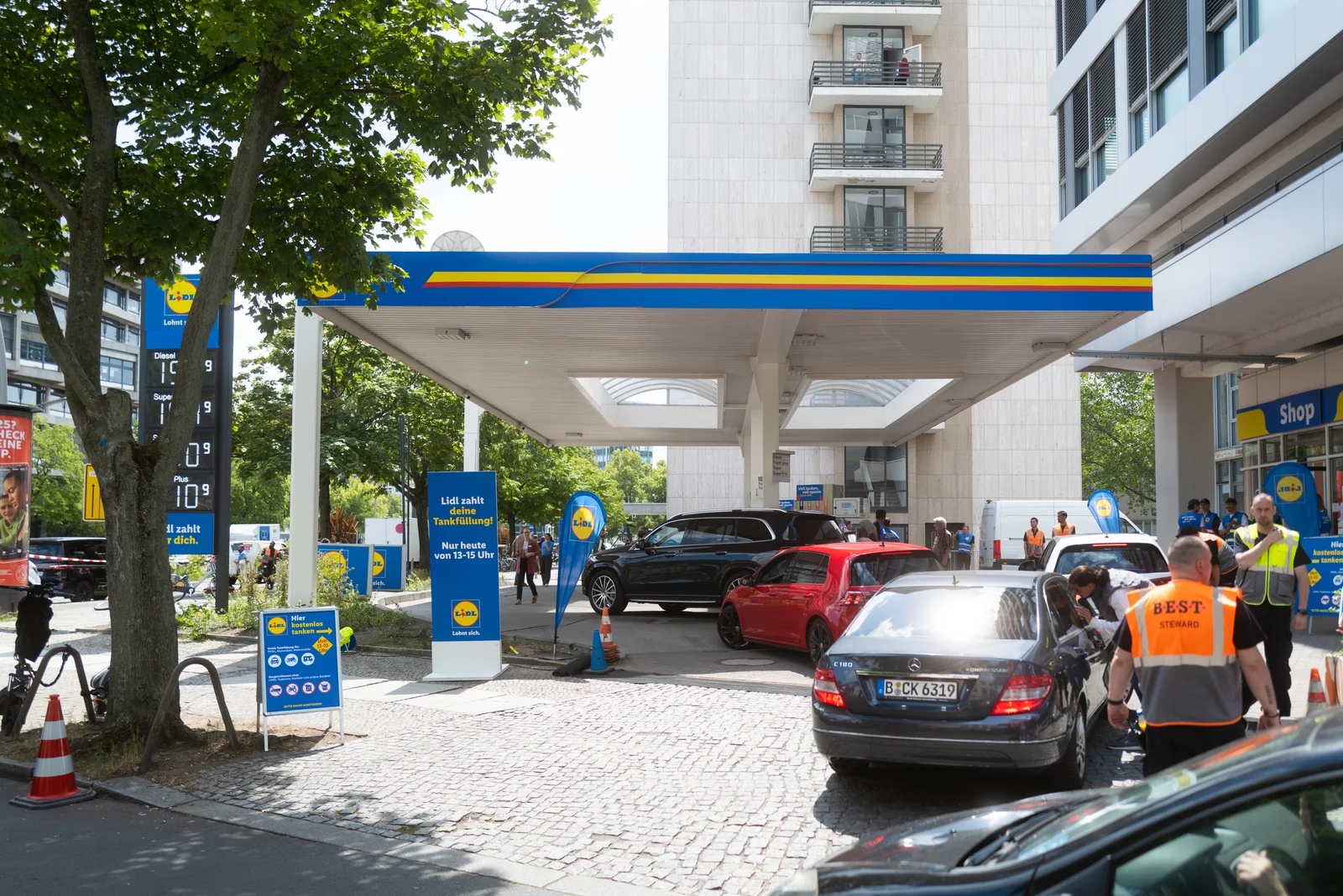 Lidl delio besplatno gorivo vozačima u Nemačkoj