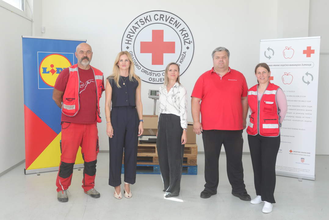 22.09.2025., Crveni kriz, Osijek -  Posjet banci hrane u CK Osijek.Photo: David Jerkovic/PIXSELL